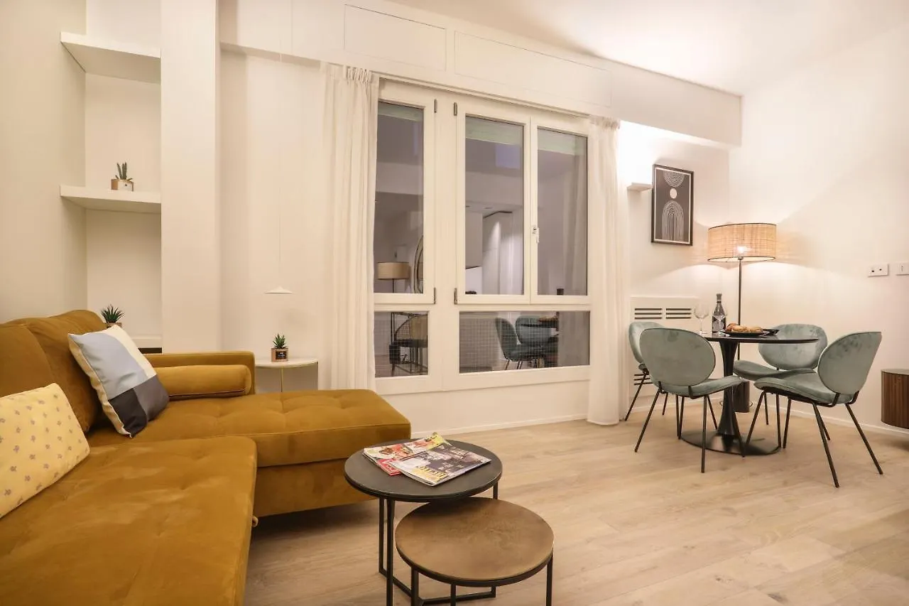 Apartment Repubblica Suite I-Hosted By Sweetstay Milan Italy