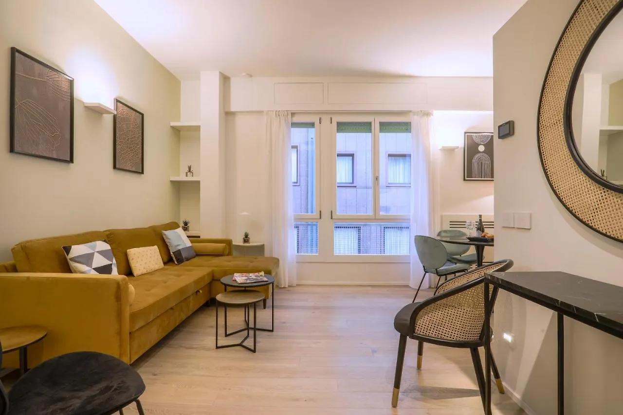 Repubblica Suite I-Hosted By Sweetstay Milan Italy