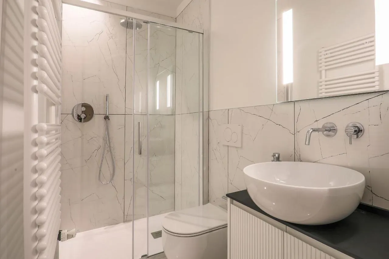 Apartment Repubblica Suite I-Hosted By Sweetstay Milan